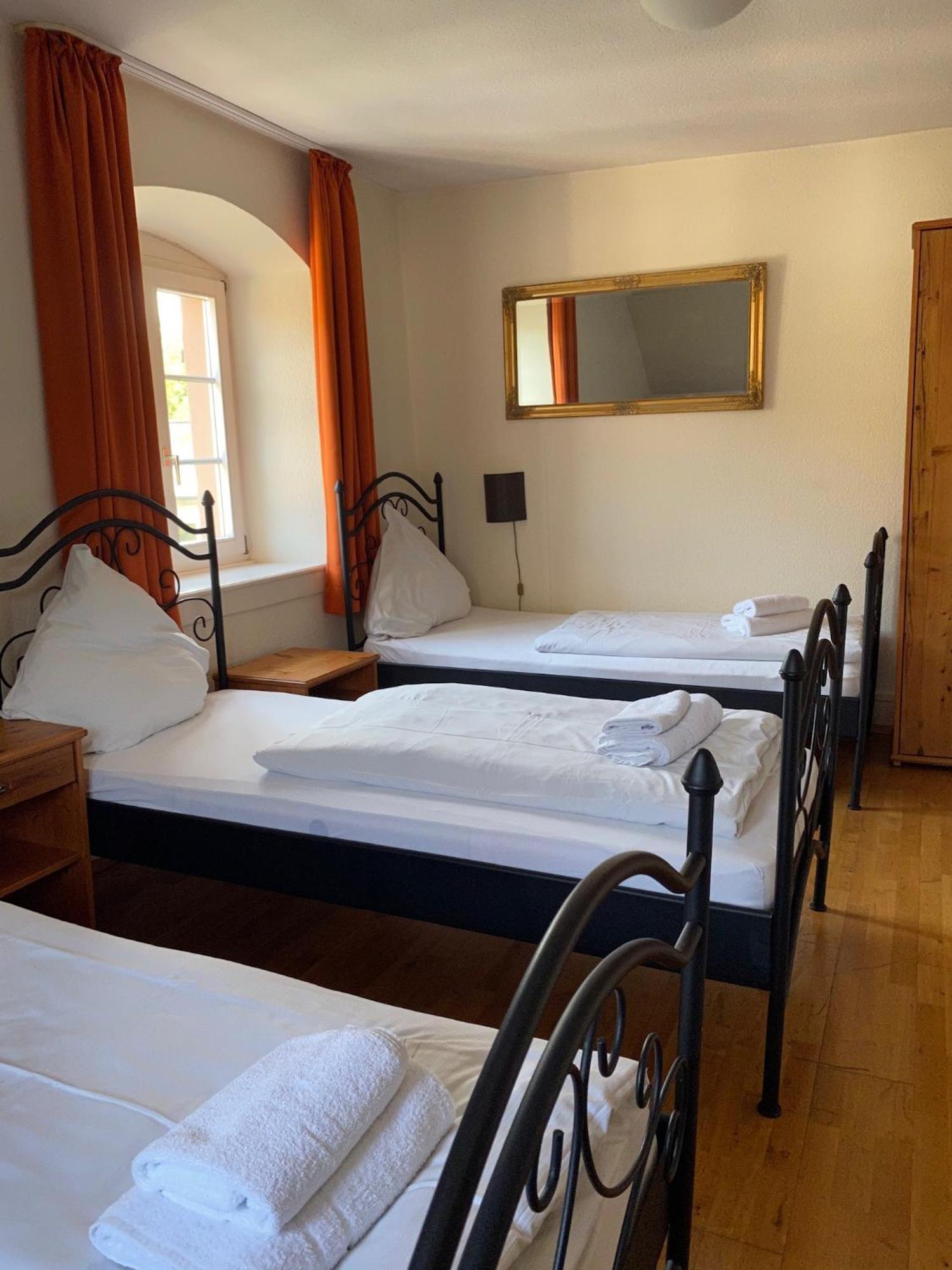 Hotel Gasthaus Schuetzen Freiburg im Breisgau Room photo